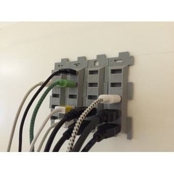 Suporte de Parede para Cabos USB